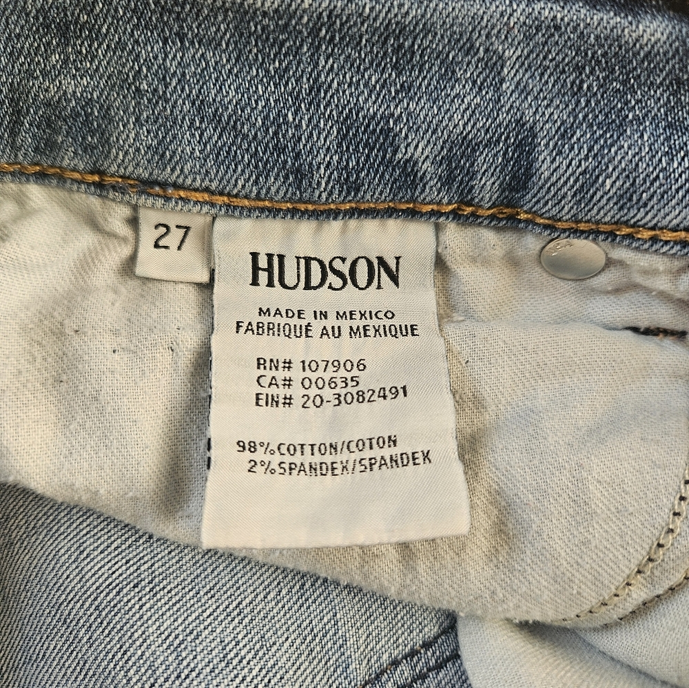 Hudson Valeri Cut Off 1" Cuff Short - 27 Denim Shorts Premium Denim Relaxed Fit - Picture 9 of 9